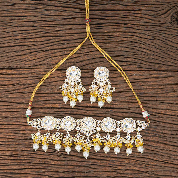 Indo Western Delicate Necklace With Gold Plating 110041