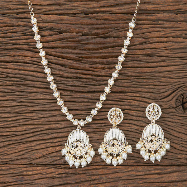 Indo Western Classic Necklace Set With Gold Plating 110128