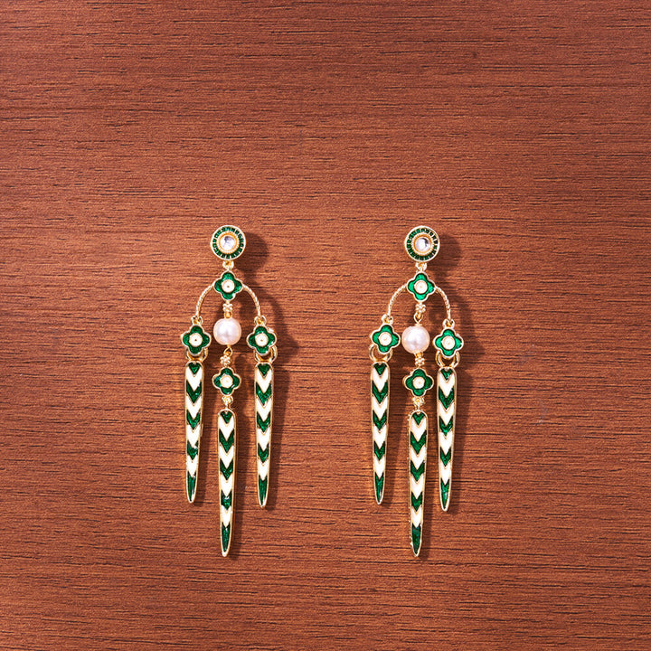 Indo Western Delicate Earring With Gold Plating 111453