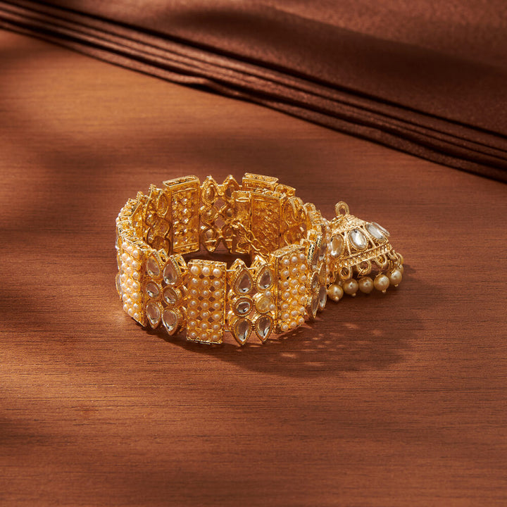 Indo Western Classic Bracelet With Gold Plating 111471