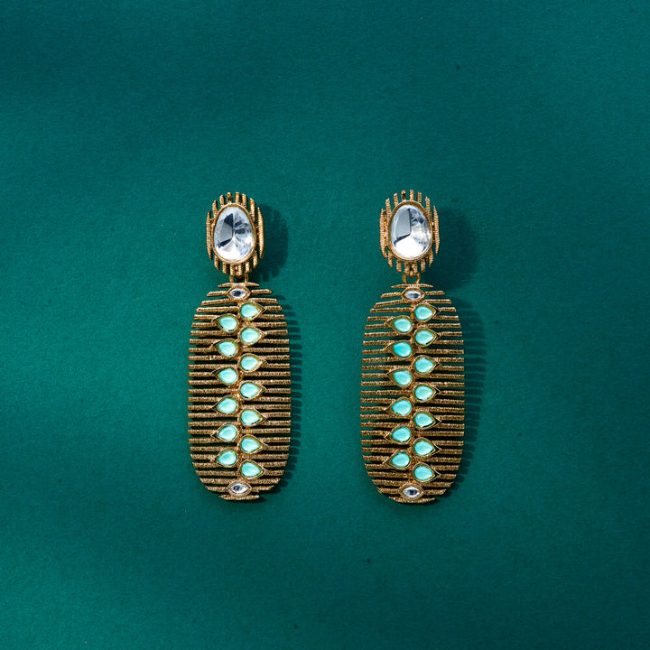 Indo Western Delicate Earring With Mehndi Plating 111602