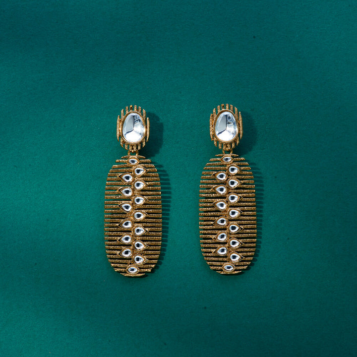 Indo Western Delicate Earring With Mehndi Plating 111602