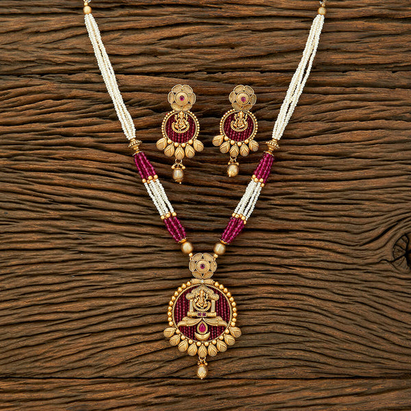 Antique South Indian Pendant Set With Matte Gold Plating 214817