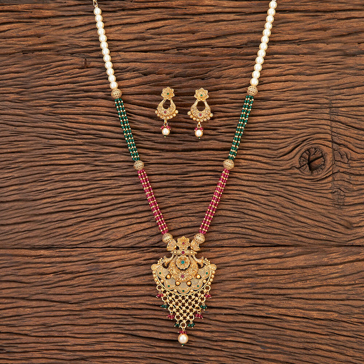 Antique Moti Pendant Set With Matte Gold Plating 215913