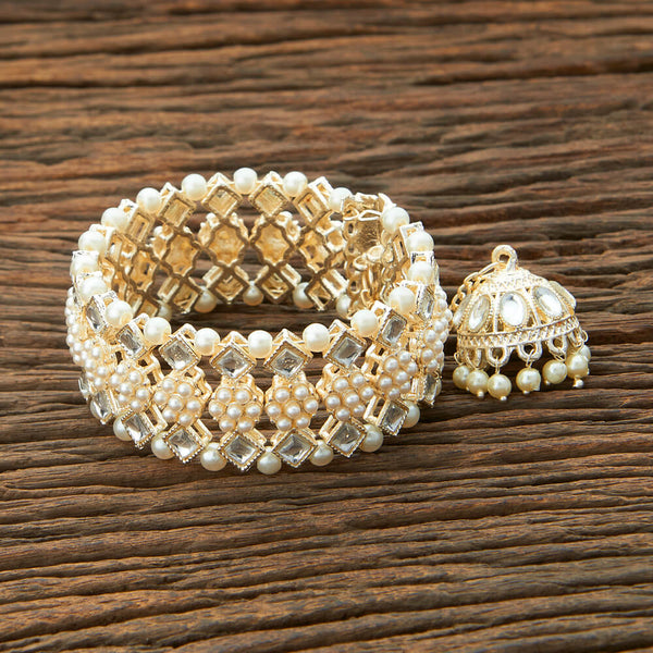 Indo Western Adjustable Bracelet With Gold Plating 216546