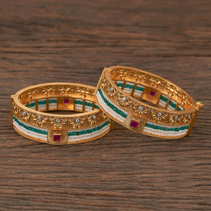 Antique Openable Bangles With Matte Gold Plating 217108