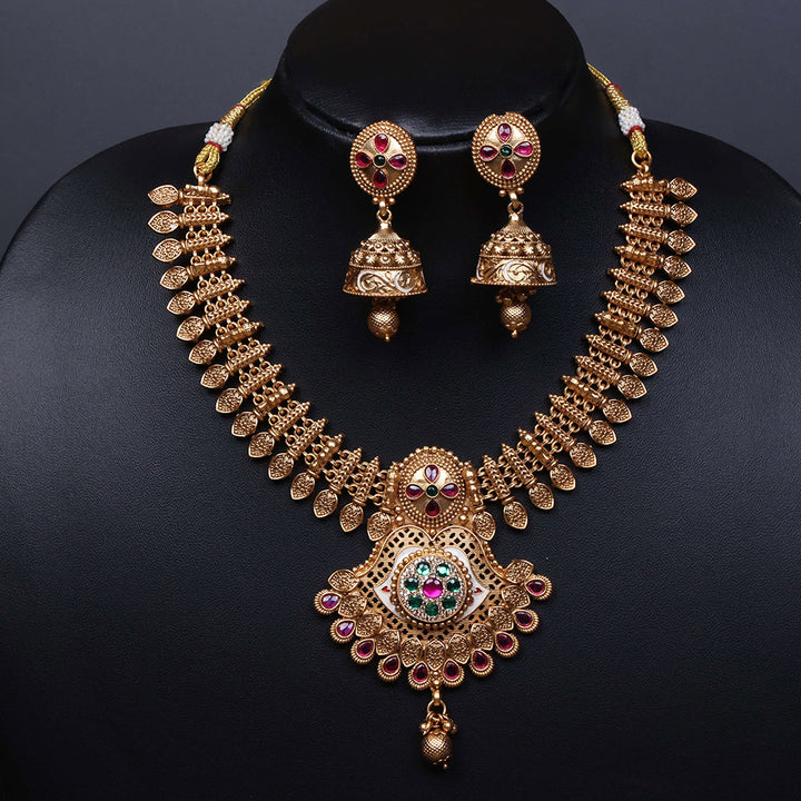 Antique Classic Necklace With Matte Gold Plating 220356