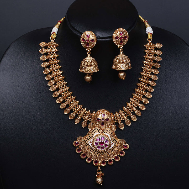 Antique Classic Necklace With Matte Gold Plating 220356