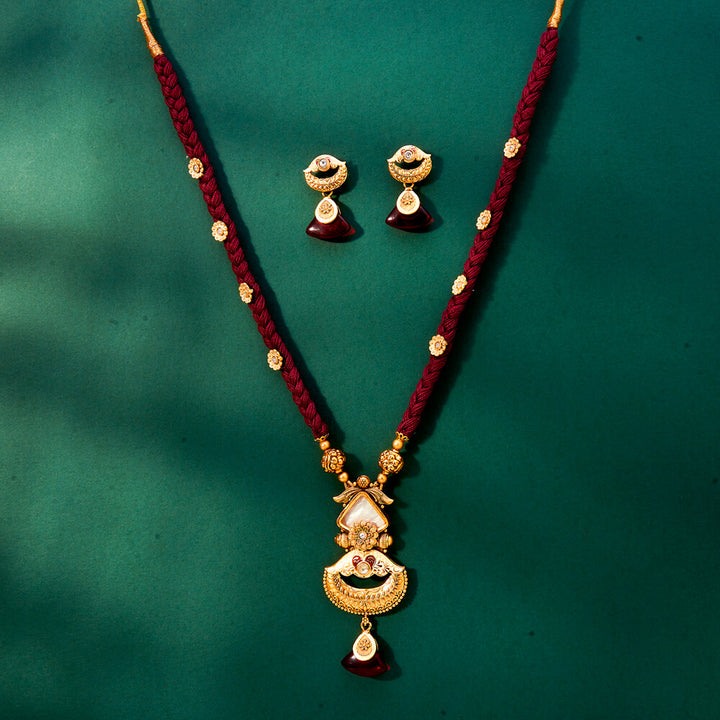 Antique Meenakari Pendant Set With Matte Gold Plating 222049