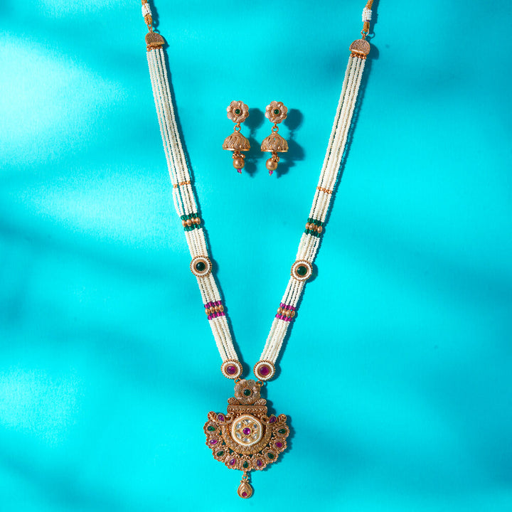 Antique Moti Pendant Set With Matte Gold Plating 222690