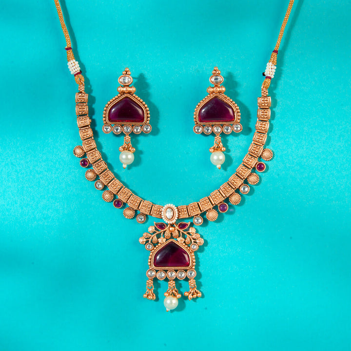 Antique Classic Necklace With Matte Gold Plating 222726