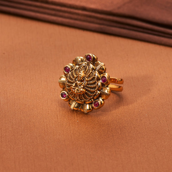 224083 Antique South Indian Ring With Matte Gold Plating