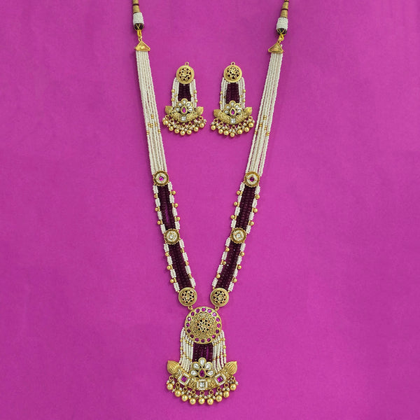 227656 Antique Moti Pendant Set With Matte Gold Plating