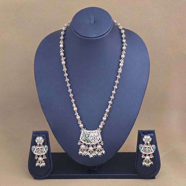 228020 Antique Classic Pendant Set With Gold Plating