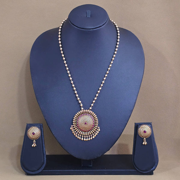 228116 Antique Classic Pendant Set With Gold Plating