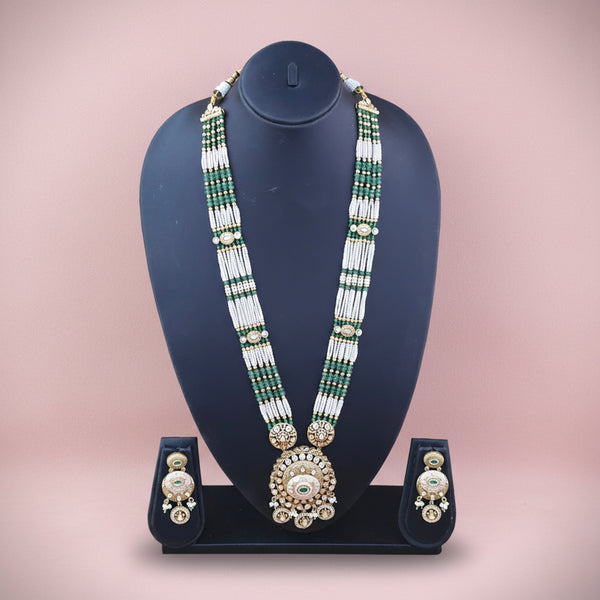 228311 Antique Moti Pendant Set With Gold Plating