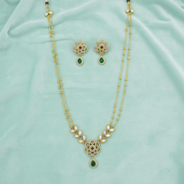 228821 Antique Classic Pendant Set With Gold Plating