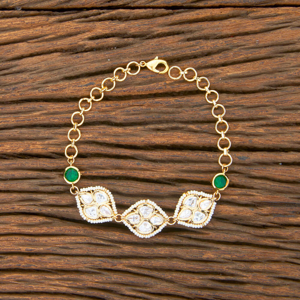 Kundan Adjustable Bracelet With Gold Plating 302019