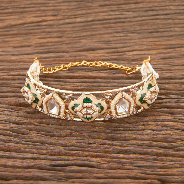 Kundan Adjustable Bracelet With Gold Plating 302304