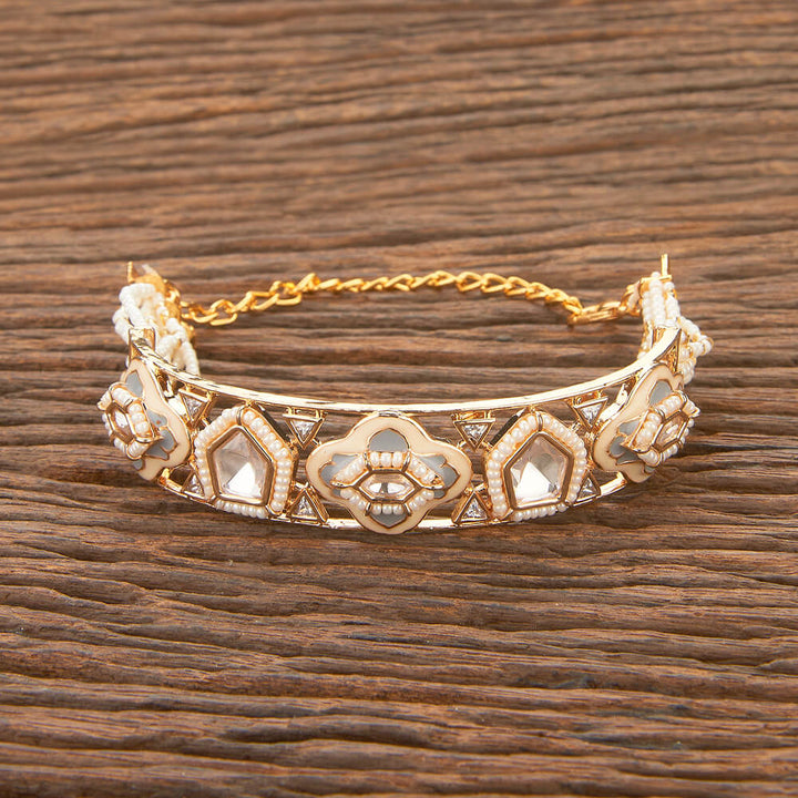 Kundan Adjustable Bracelet With Gold Plating 302304