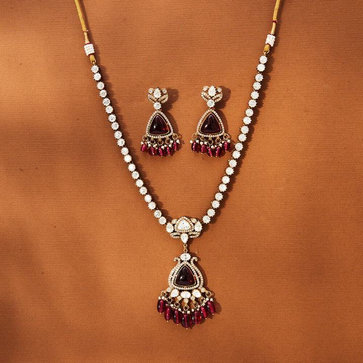 Kundan Classic Necklace With Victorian Plating 302394