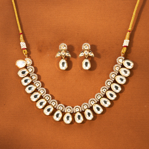 Kundan Classic Necklace With Gold Plating 302403