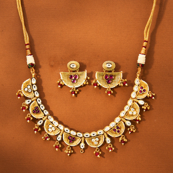 Kundan Moti Necklace With Matte Gold Plating 302410