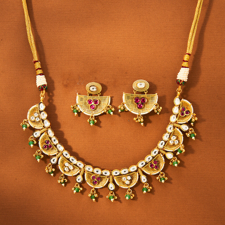 Kundan Moti Necklace With Matte Gold Plating 302410