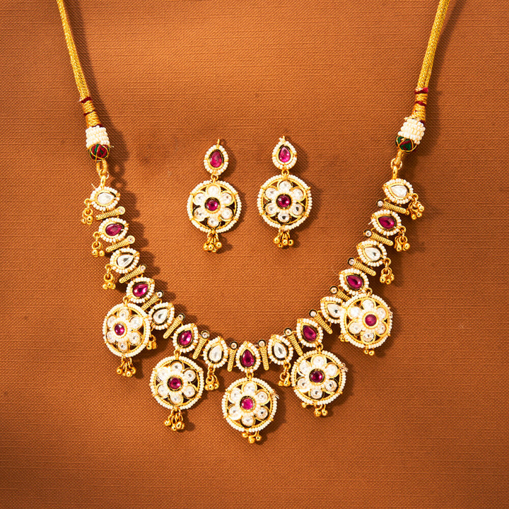 Kundan Classic Necklace With Gold Plating 302414