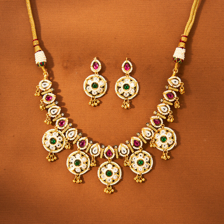 Kundan Classic Necklace With Gold Plating 302414