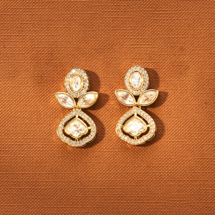 Kundan Classic Earring With Gold Plating 302423