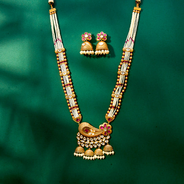 Kundan Moti Pendant Set With Matte Gold Plating 302446