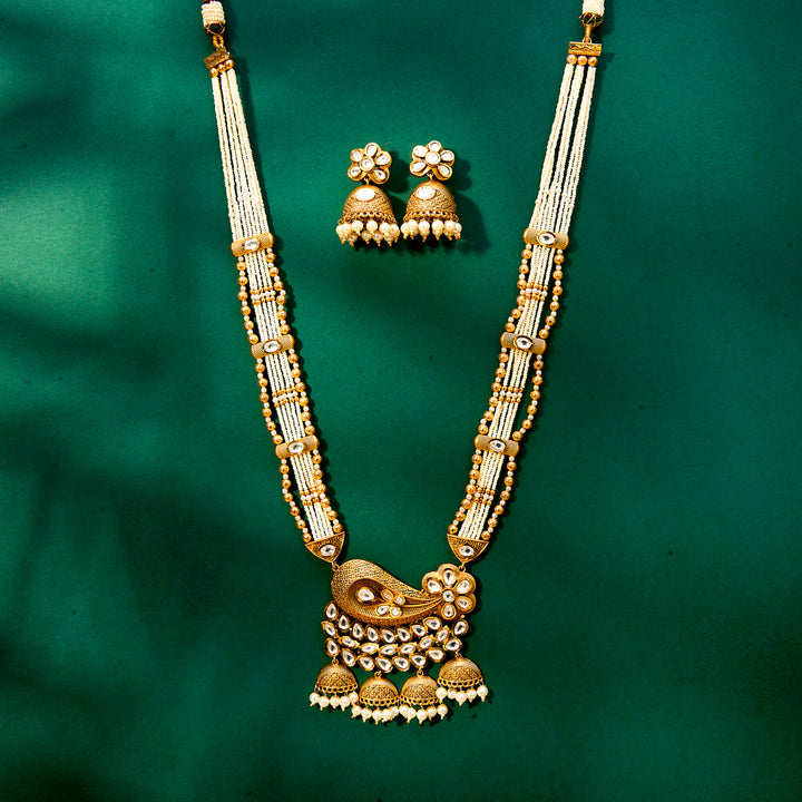 Kundan Moti Pendant Set With Matte Gold Plating 302446