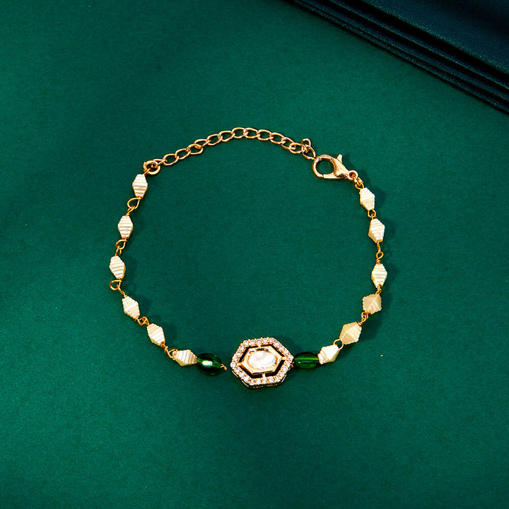 Kundan Adjustable Bracelet With Gold Plating 302448