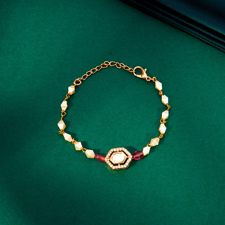 Kundan Adjustable Bracelet With Gold Plating 302448