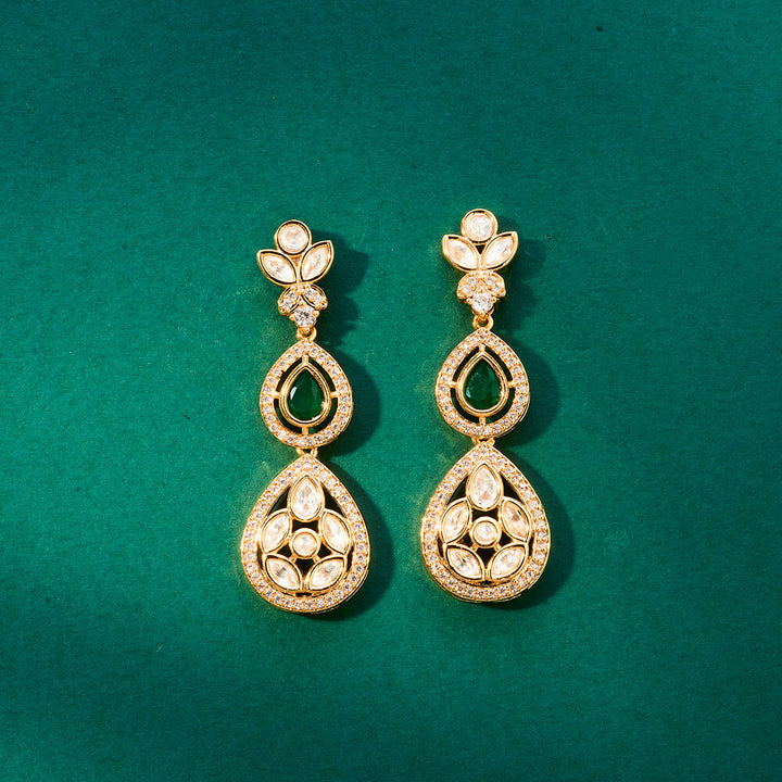 Kundan Classic Earring With Gold Plating 302474