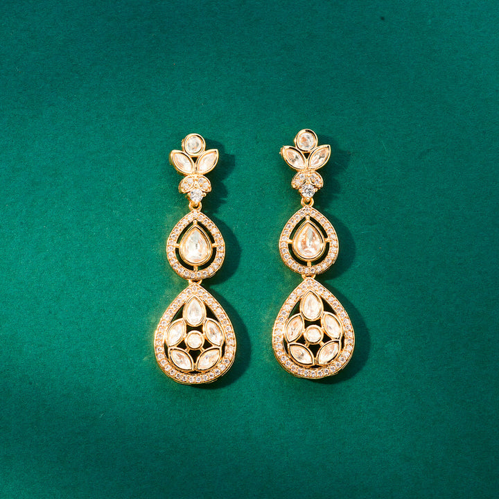 Kundan Classic Earring With Gold Plating 302474