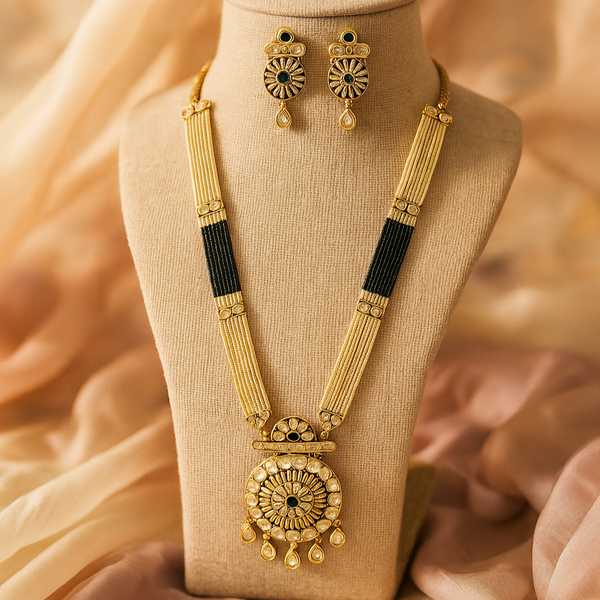 302902 Kundan Classic Pendant Set With Gold Plating