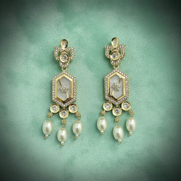 303232 Kundan Mother Of Pearl Earring With Carat Gold Plating