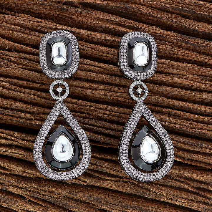 Kundan Nano Stone Earring With Black Plating 351476