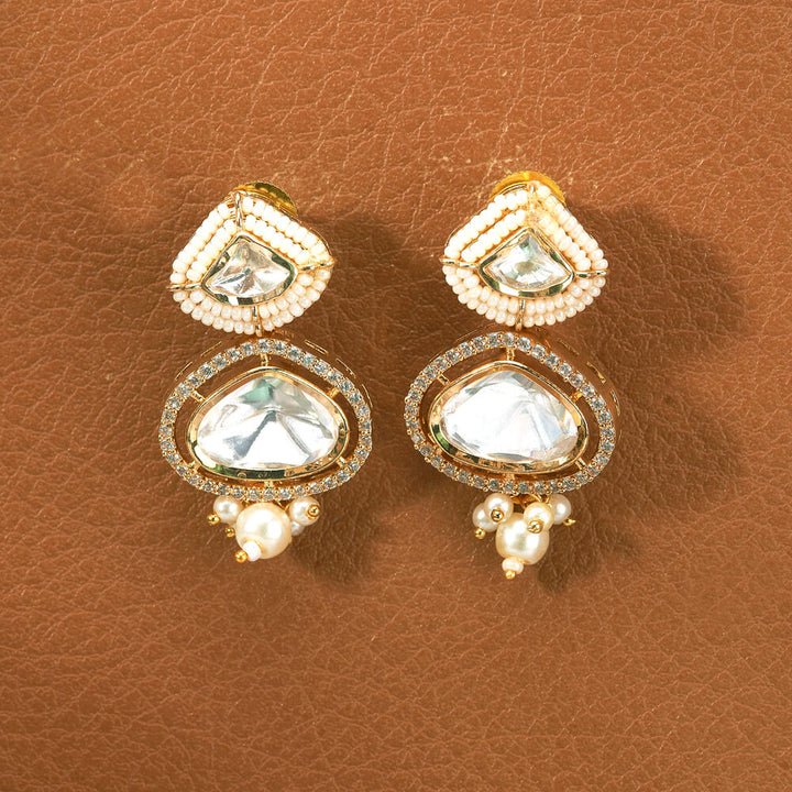 Kundan Classic Earring With Gold Plating 351772