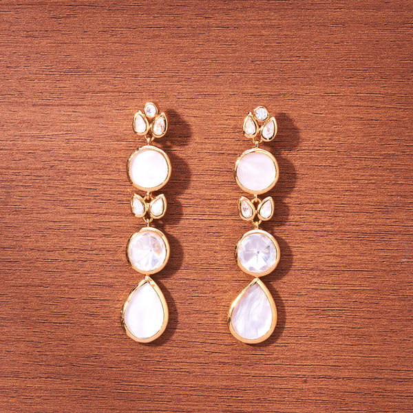 Kundan Mother Of Pearl Earring With Gold Plating 351787