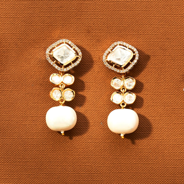 Kundan Classic Earring With Gold Plating 351857