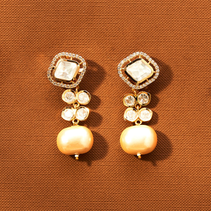 Kundan Classic Earring With Gold Plating 351857