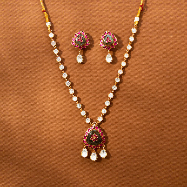 Kundan Classic Necklace With Gold Plating 351866