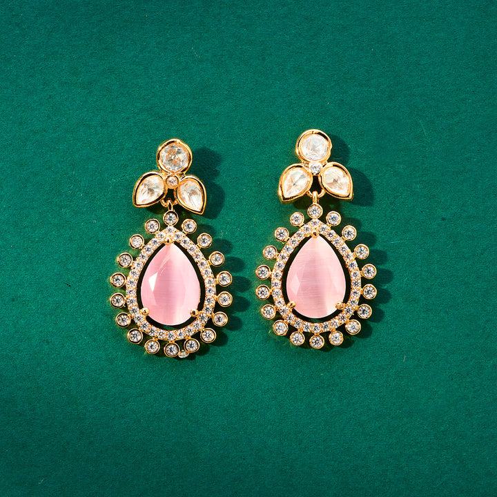 Kundan Delicate Earring With Gold Plating 351882