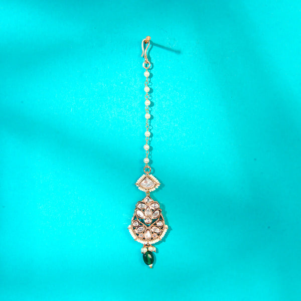 352004 Kundan Classic Tikka With Gold Plating