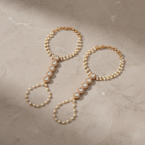 352008 Kundan Classic Hath Pan With Gold Rhodium Plating