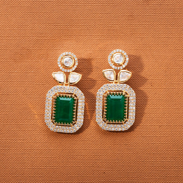 352020 Kundan Short Earring With Gold Plating