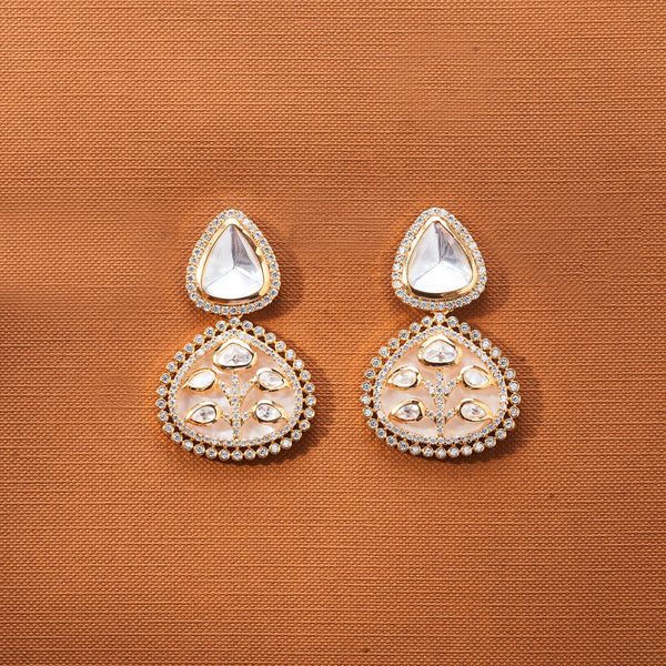 352022 Kundan Classic Earring With Gold Plating